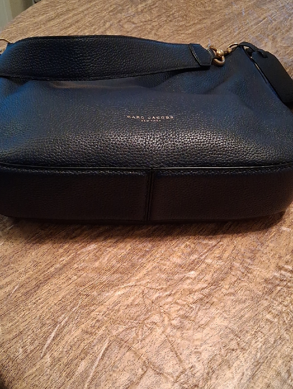 Marc Jacobs Navy Pebbled Leather Shoulder Bag with Gold Hardware - Picture 8 of 16